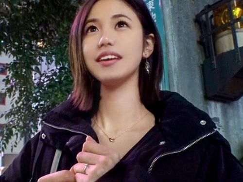 【エロ動画 素人】 男を骨抜きにする魅力的な人妻とハメ撮りのトップ画像