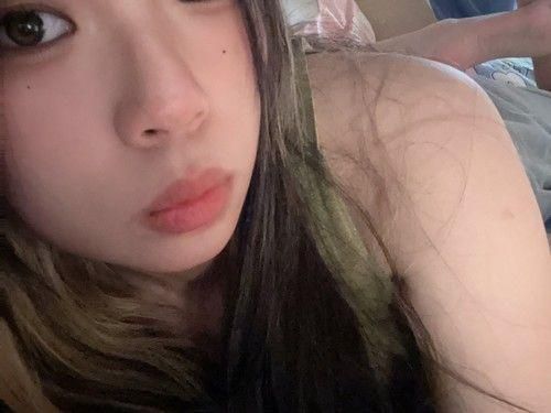 【個人撮影】動画あり！SNSの裏垢で国宝級の巨乳くびれボディを惜しげもなく投下する美女発見ｗｗｗｗｗｗのトップ画像