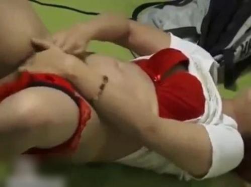 【盗撮】独身お姉さんの部屋を覗き!子供が見たら泣き出してしまいそうな激しい指付きで自慰行為中!のトップ画像