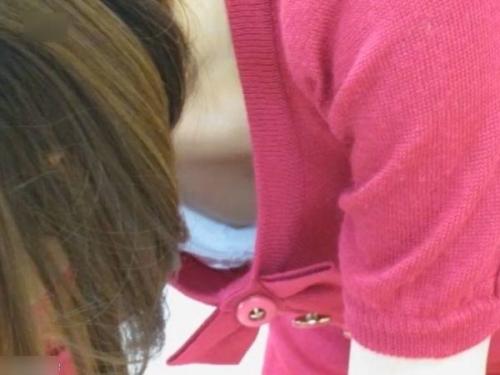 <span class="title">【盗撮】被害者の美人教師がノイローゼになり退職！男子生徒が乳首まで隠し撮りしてSNS投稿！</span>