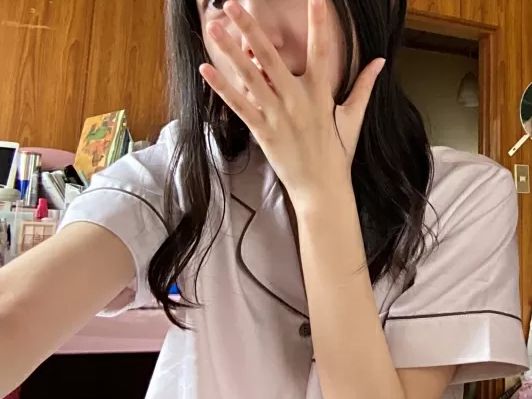 【自撮り】二十歳で清純ルックスの看護学生の裏の顔！極細スレンダー貧乳のヌードをSNS裏垢で公開！のトップ画像