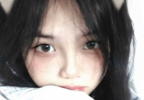 <span class="title">【ハメ撮りあり】高校卒業したばっかの美少女、4万円で体を売るも買われまくってしまう…</span>